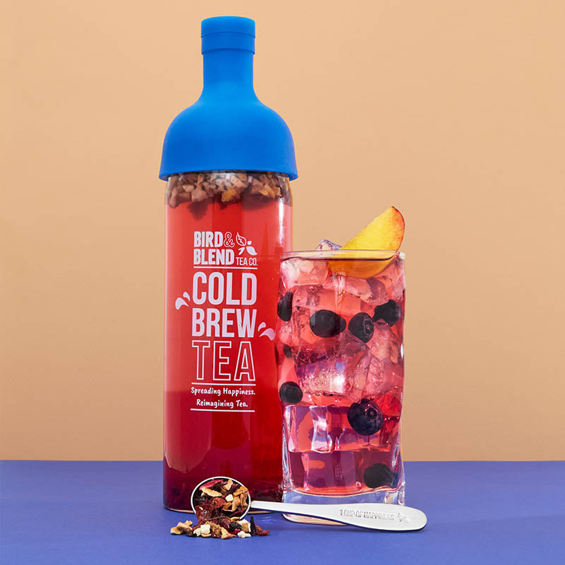 blueberry &amp; peach tea iced with cold brew bottle